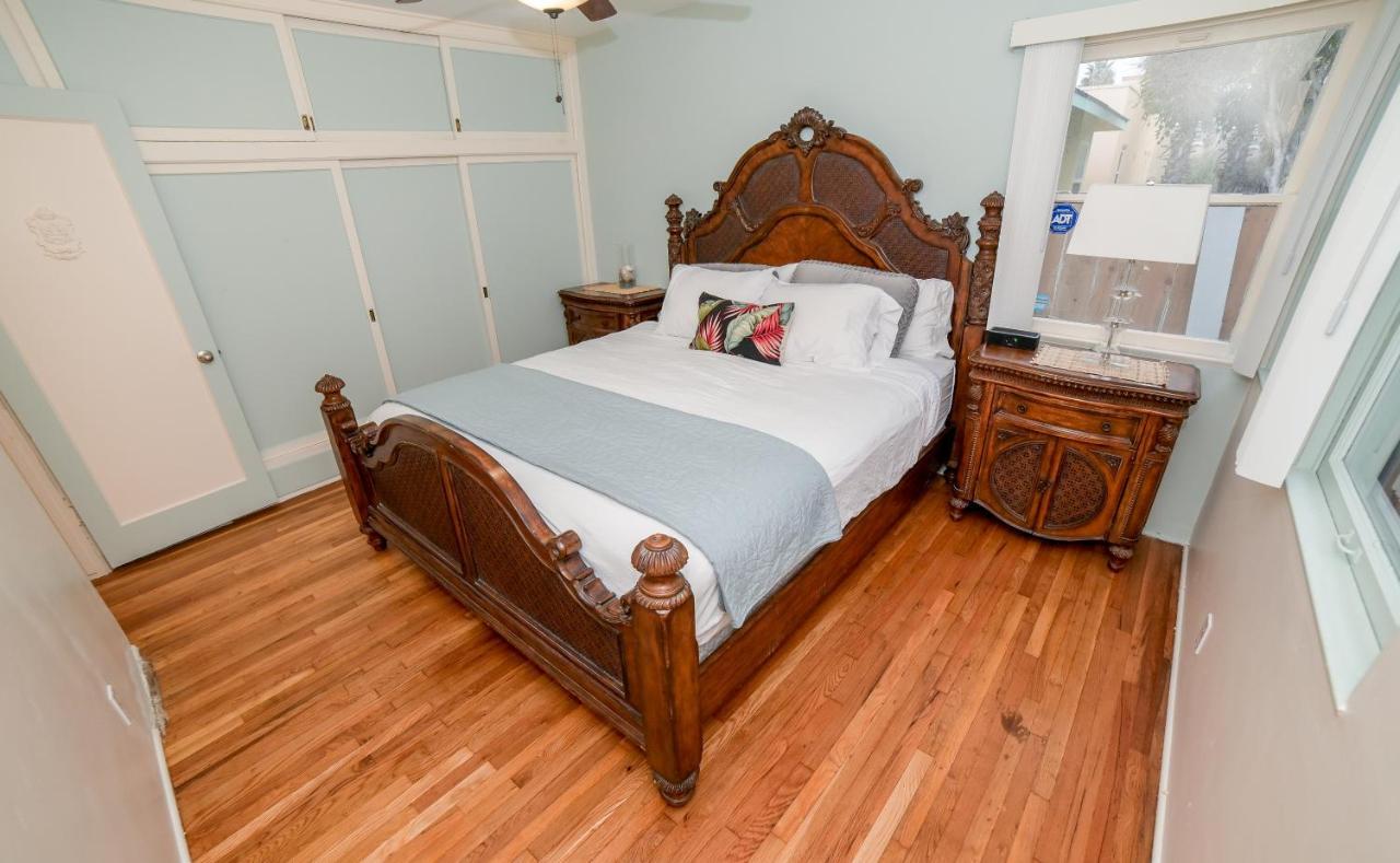 Beachfront Cottage Upper Unit 오션사이드 외부 사진